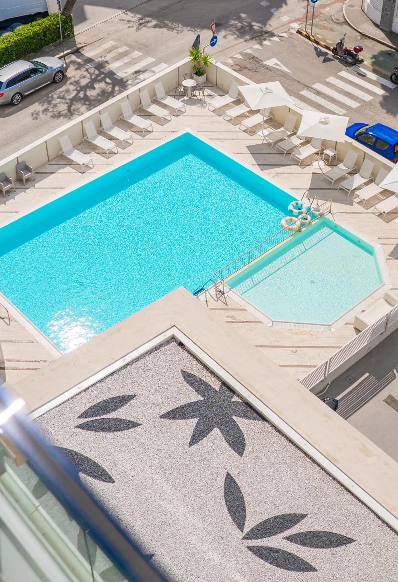 Hotel Bernard San Benedetto del Tronto Esterno foto