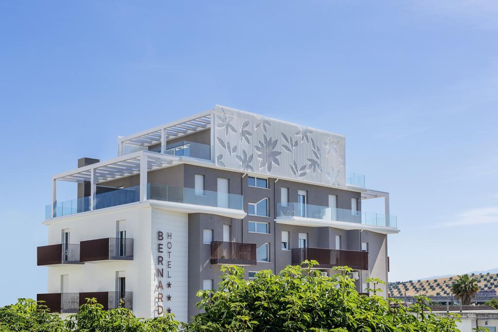 Hotel Bernard San Benedetto del Tronto Esterno foto