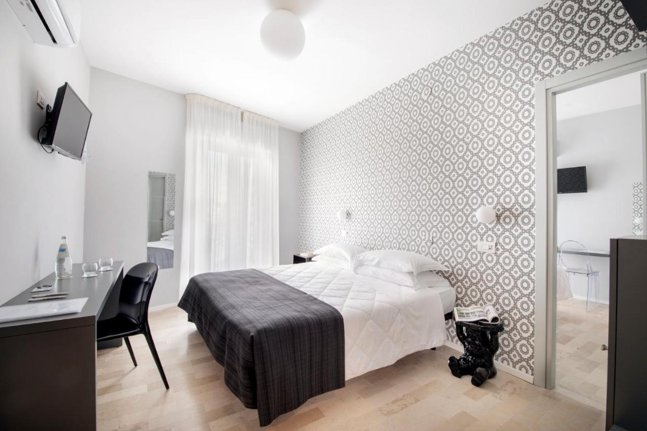 Hotel Bernard San Benedetto del Tronto Esterno foto