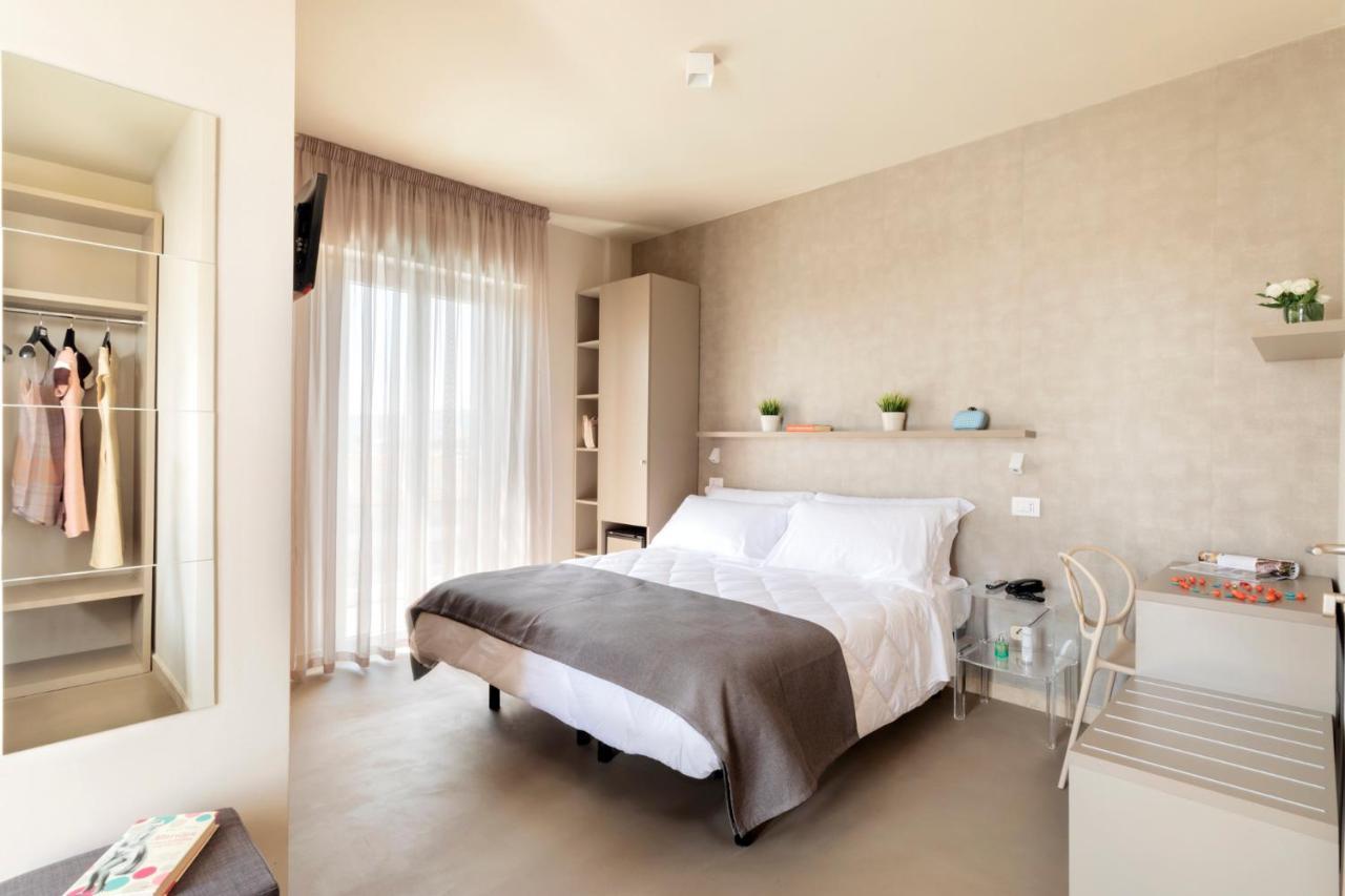 Hotel Bernard San Benedetto del Tronto Esterno foto